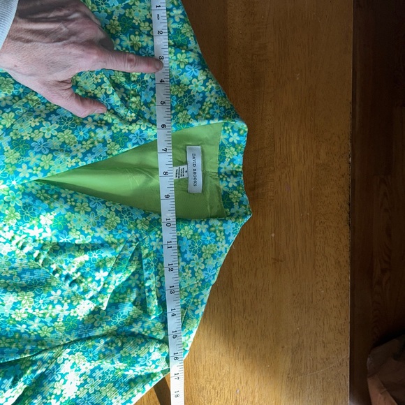 David Brooks floral skirt suits. Size 8. Super cute outfit Daisy button details. - Picture 11 of 13
